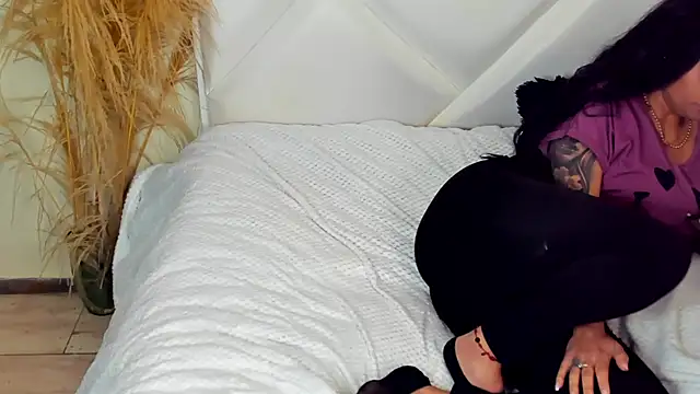 ScarlethNatasha online show from 10/02/25, 04:41