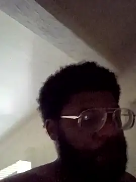 dvaughn3117 online show from 09/15/25, 09:48