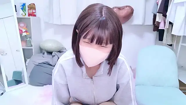 Snapshot of aki_zzz chatting on 02/15/26, 10:06 aki zzz online show from 02/15/26, 10:06