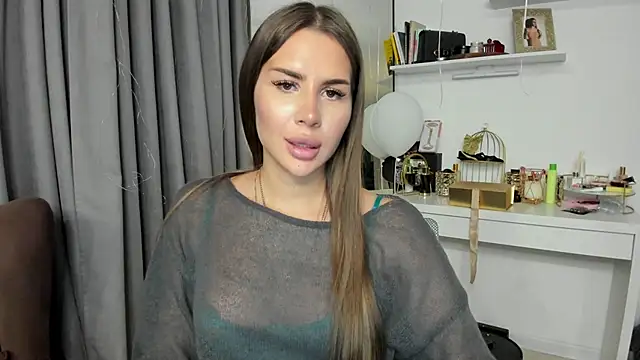 Snapshot of SuraMune chatting on 03/06/25, 04:38 SuraMune online show from 03/06/25, 04:38