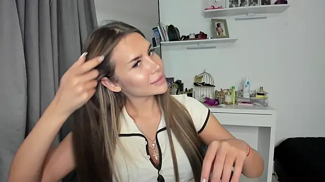 Snapshot of SuraMune chatting on 03/19/25, 02:46 SuraMune online show from 03/19/25, 02:46