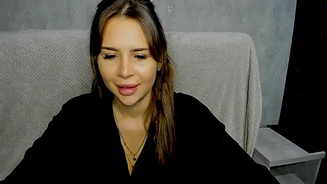 Snapshot of SuraMune chatting on 11/03/25, 07:37 SuraMune online show from 11/03/25, 07:37