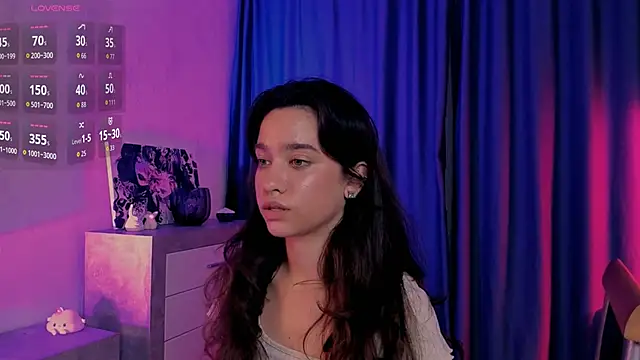 Snapshot of EmeliaReaper chatting on 09/29/25, 08:35 EmeliaReaper online show from 09/29/25, 08:35