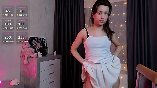 Snapshot of EmeliaReaper chatting on 11/27/25, 09:06 EmeliaReaper online show from 11/27/25, 09:06