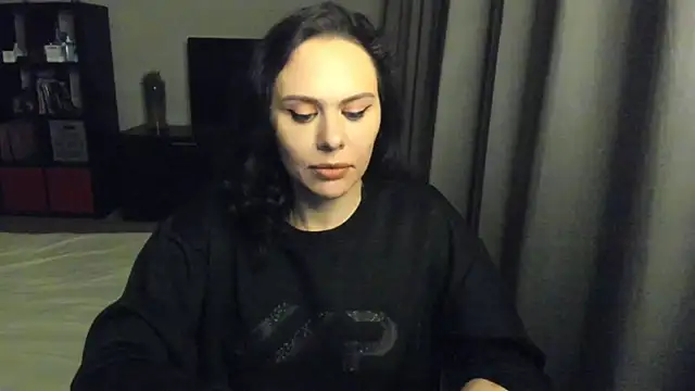 MollyCheiz online show from 02/05/25, 09:07