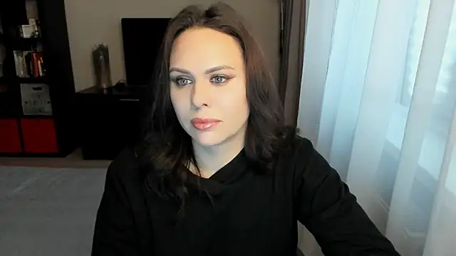 MollyCheiz online show from 11/09/25, 12:36