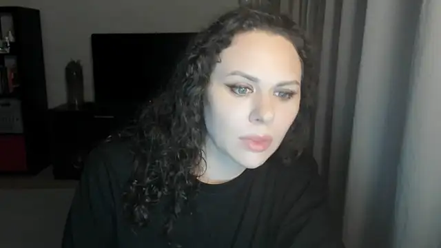 MollyCheiz online show from 06/17/26, 09:49