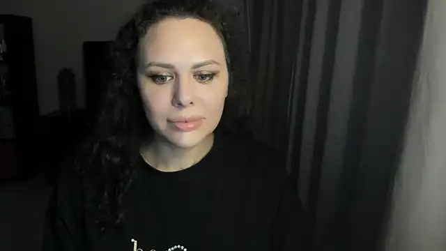 MollyCheiz online show from 06/24/26, 11:48