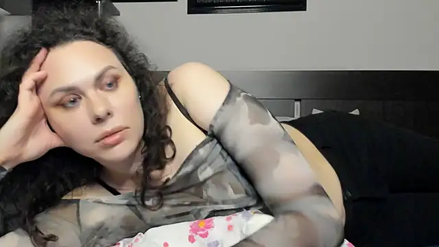 MollyCheiz online show from 07/05/26, 10:39