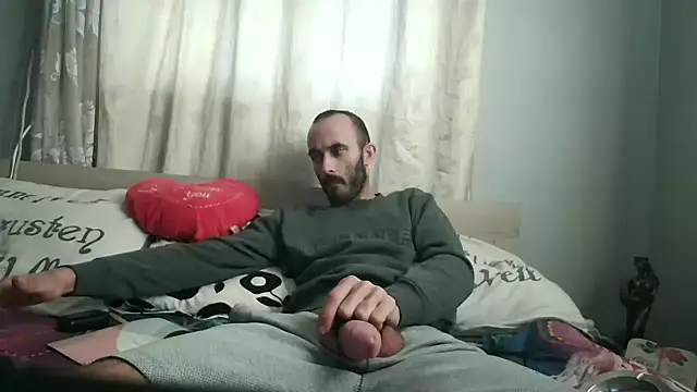 Snapshot of kisandgioni chatting on 12/31/24, 12:15 kisandgioni online show from 12/31/24, 12:15