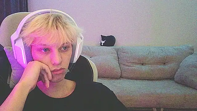 Ostin meow online show from 12/23/24, 06:27