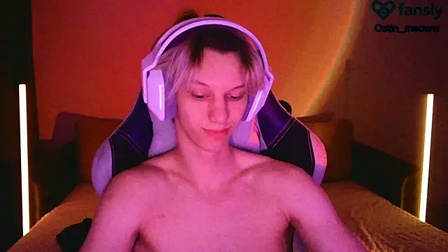 Ostin meow online show from 03/14/25, 01:35