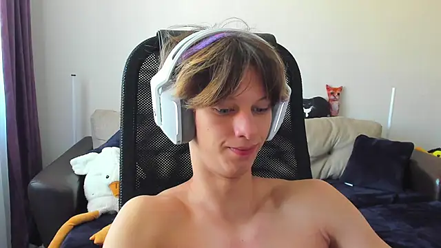 Ostin meow online show from 09/19/25, 04:47