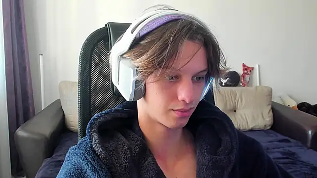 Ostin meow online show from 10/30/25, 10:06