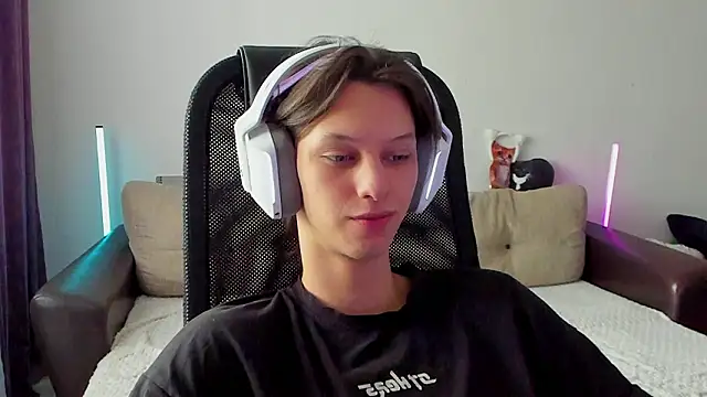 Ostin meow online show from 02/06/26, 06:40