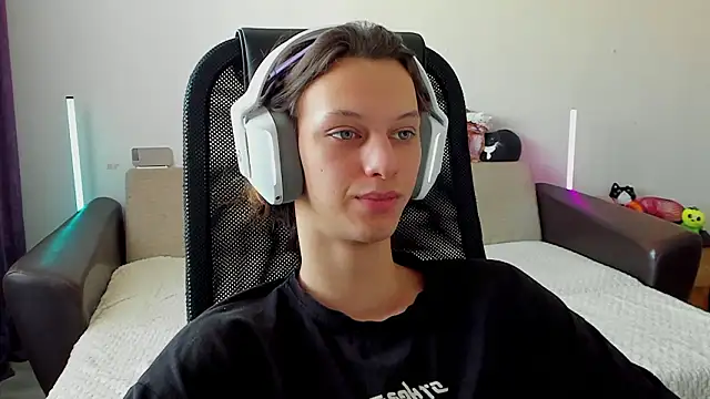 Ostin meow online show from 02/20/26, 05:15