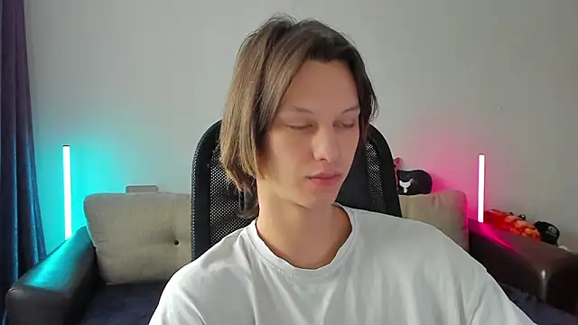 Ostin meow online show from 03/19/26, 03:54