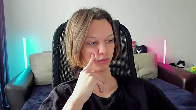 Ostin meow online show from 04/05/26, 08:55