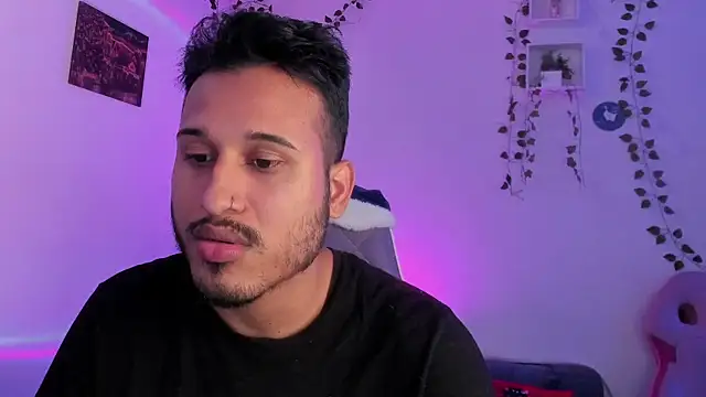 Snapshot of Raf_brunette chatting on 12/05/24, 12:55 Raf brunette online show from 12/05/24, 12:55