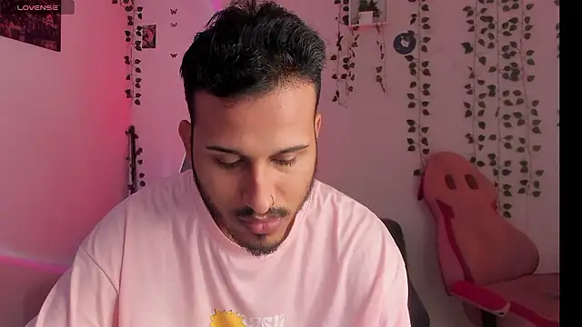 Snapshot of Raf_brunette chatting on 12/09/24, 12:30 Raf brunette online show from 12/09/24, 12:30