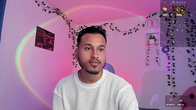 Snapshot of Raf_brunette chatting on 12/14/24, 11:50 Raf brunette online show from 12/14/24, 11:50