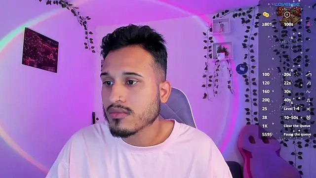 Snapshot of Raf_brunette chatting on 12/19/24, 01:18 Raf brunette online show from 12/19/24, 01:18