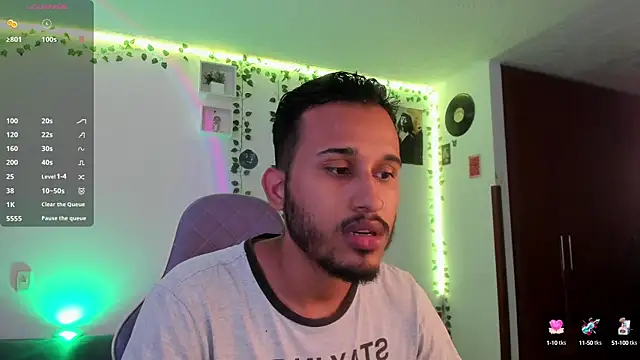 Snapshot of Raf_brunette chatting on 01/05/25, 03:23 Raf brunette online show from 01/05/25, 03:23