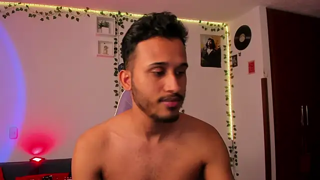 Raf brunette online show from 01/07/25, 12:20