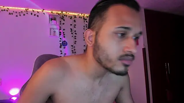 Snapshot of Raf_brunette chatting on 01/08/25, 09:53 Raf brunette online show from 01/08/25, 09:53