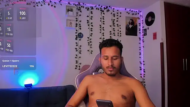 Snapshot of Raf_brunette chatting on 01/14/25, 01:06 Raf brunette online show from 01/14/25, 01:06