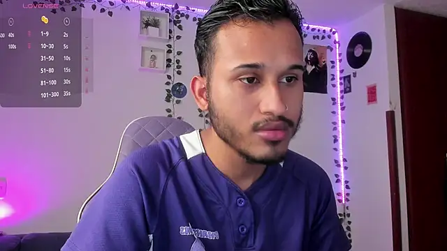 Snapshot of Raf_brunette chatting on 01/21/25, 10:19 Raf brunette online show from 01/21/25, 10:19