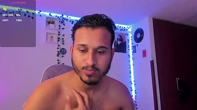 Snapshot of Raf_brunette chatting on 01/22/25, 12:27 Raf brunette online show from 01/22/25, 12:27