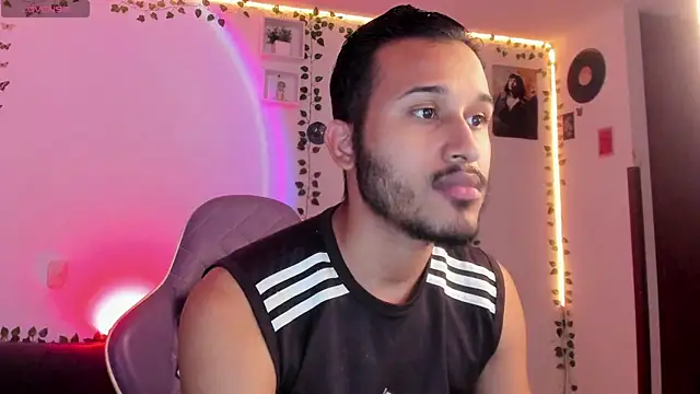 Snapshot of Raf_brunette chatting on 01/27/25, 11:00 Raf brunette online show from 01/27/25, 11:00