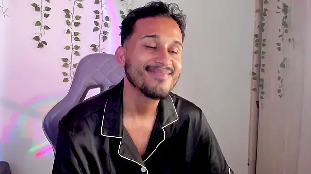 Snapshot of Raf_brunette chatting on 09/28/25, 11:26 Raf brunette online show from 09/28/25, 11:26