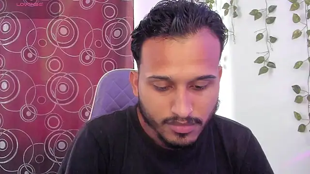 Snapshot of Raf_brunette chatting on 10/10/25, 12:15 Raf brunette online show from 10/10/25, 12:15