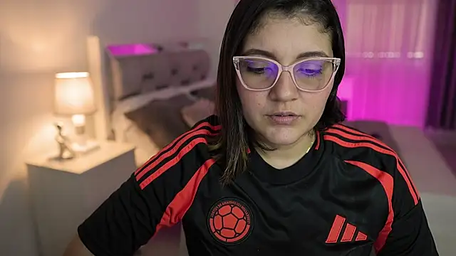 Snapshot of Camilaa_bueno chatting on 12/21/24, 08:54 Camilaa bueno online show from 12/21/24, 08:54