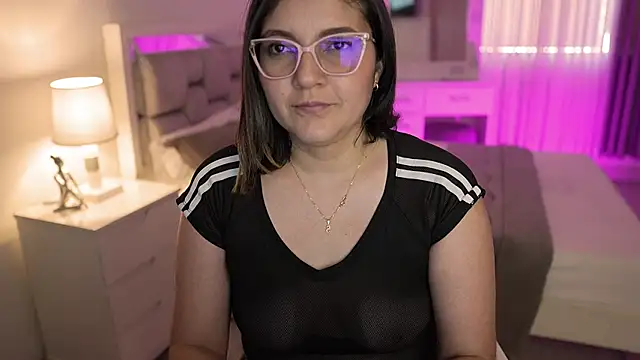 Snapshot of Camilaa_bueno chatting on 12/25/24, 09:00 Camilaa bueno online show from 12/25/24, 09:00