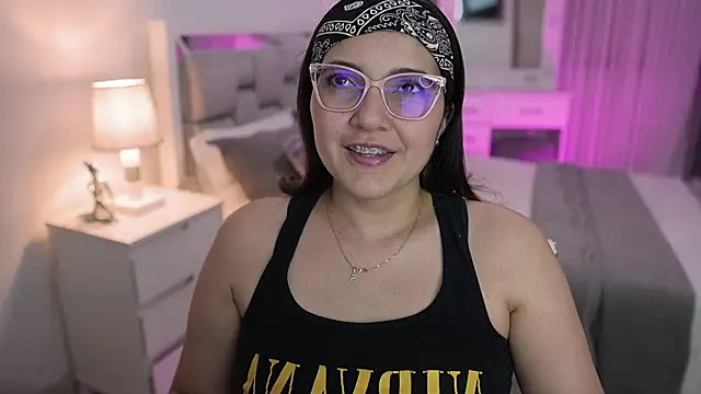 Snapshot of Camilaa_bueno chatting on 01/25/25, 12:59 Camilaa bueno online show from 01/25/25, 12:59