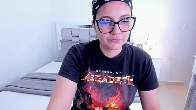 Camilaa bueno online show from 04/16/26, 12:11