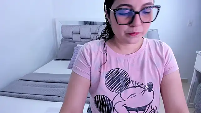 Camilaa bueno online show from 05/20/26, 11:33