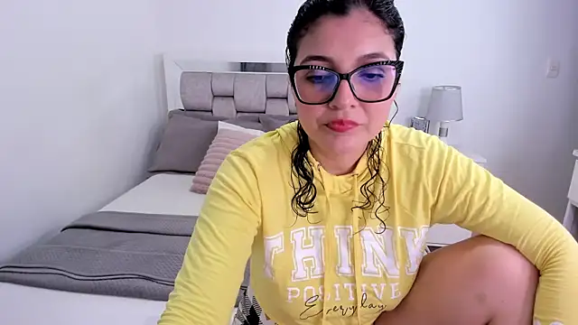 Camilaa bueno online show from 05/23/26, 11:53