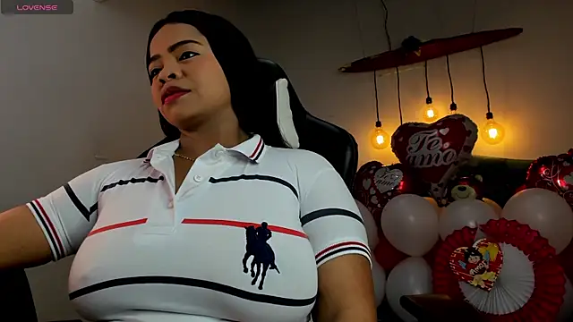 Snapshot of Any_topless chatting on 02/14/25, 12:36 Any topless online show from 02/14/25, 12:36