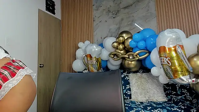 Snapshot of Any_topless chatting on 09/24/25, 11:02 Any topless online show from 09/24/25, 11:02