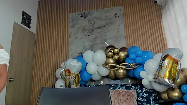 Snapshot of Any_topless chatting on 10/01/25, 11:05 Any topless online show from 10/01/25, 11:05