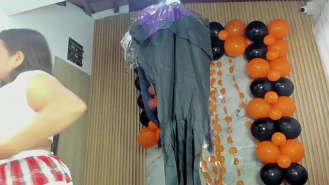 Snapshot of Any_topless chatting on 10/17/25, 11:02 Any topless online show from 10/17/25, 11:02