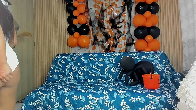 Snapshot of Any_topless chatting on 10/27/25, 11:03 Any topless online show from 10/27/25, 11:03