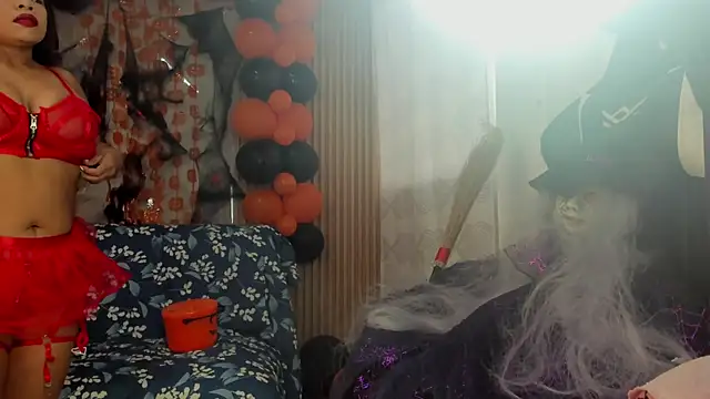 Snapshot of Any_topless chatting on 10/29/25, 11:01 Any topless online show from 10/29/25, 11:01