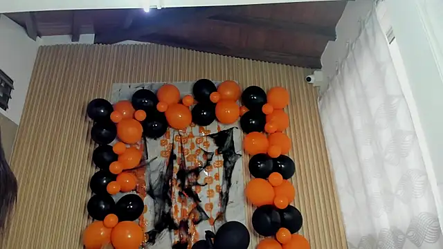 Snapshot of Any_topless chatting on 11/01/25, 11:01 Any topless online show from 11/01/25, 11:01