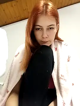 Snapshot of ella_grays chatting on 01/08/25, 06:09 ella grays online show from 01/08/25, 06:09