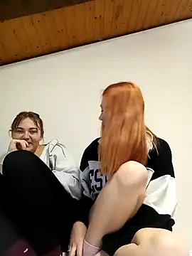 Snapshot of ella_grays chatting on 01/16/25, 03:35 ella grays online show from 01/16/25, 03:35